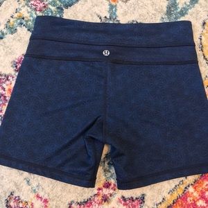 Lululemon 4” Align shorts